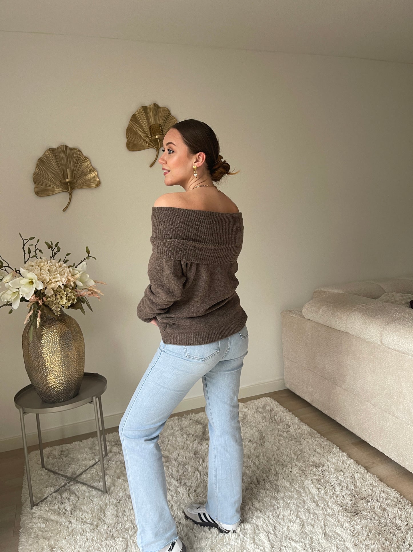 Philou Off Shoulder Knit - Bruin