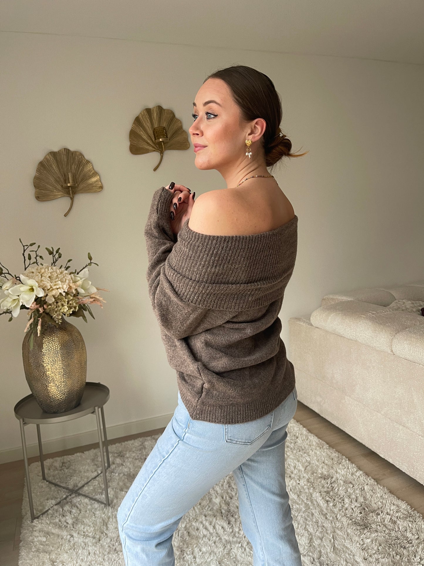 Philou Off Shoulder Knit - Bruin