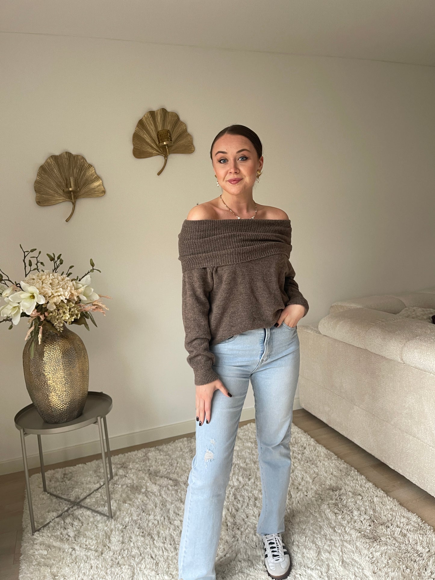 Philou Off Shoulder Knit - Bruin